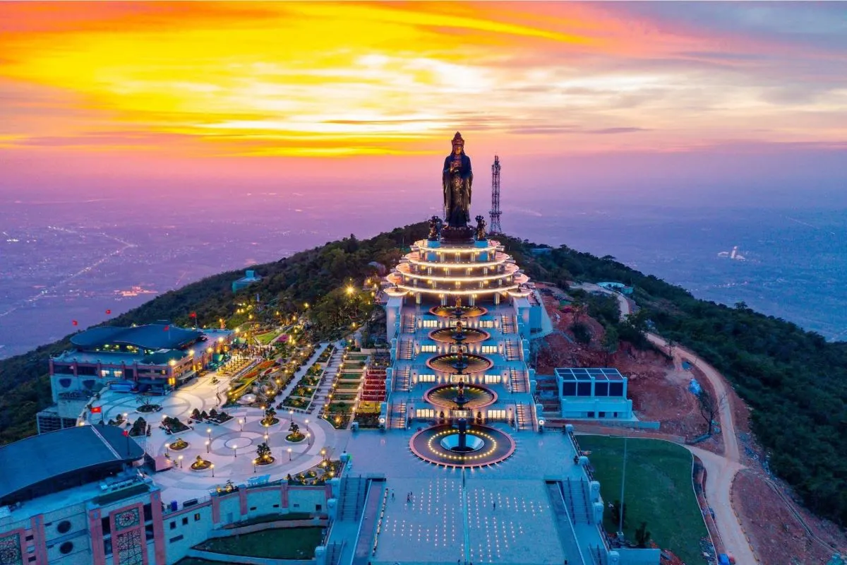 Núi Bà Đen